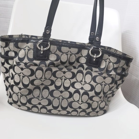 Y2K Vintage-Coach Black Signature Shoulder Bag - Picture 6 of 17